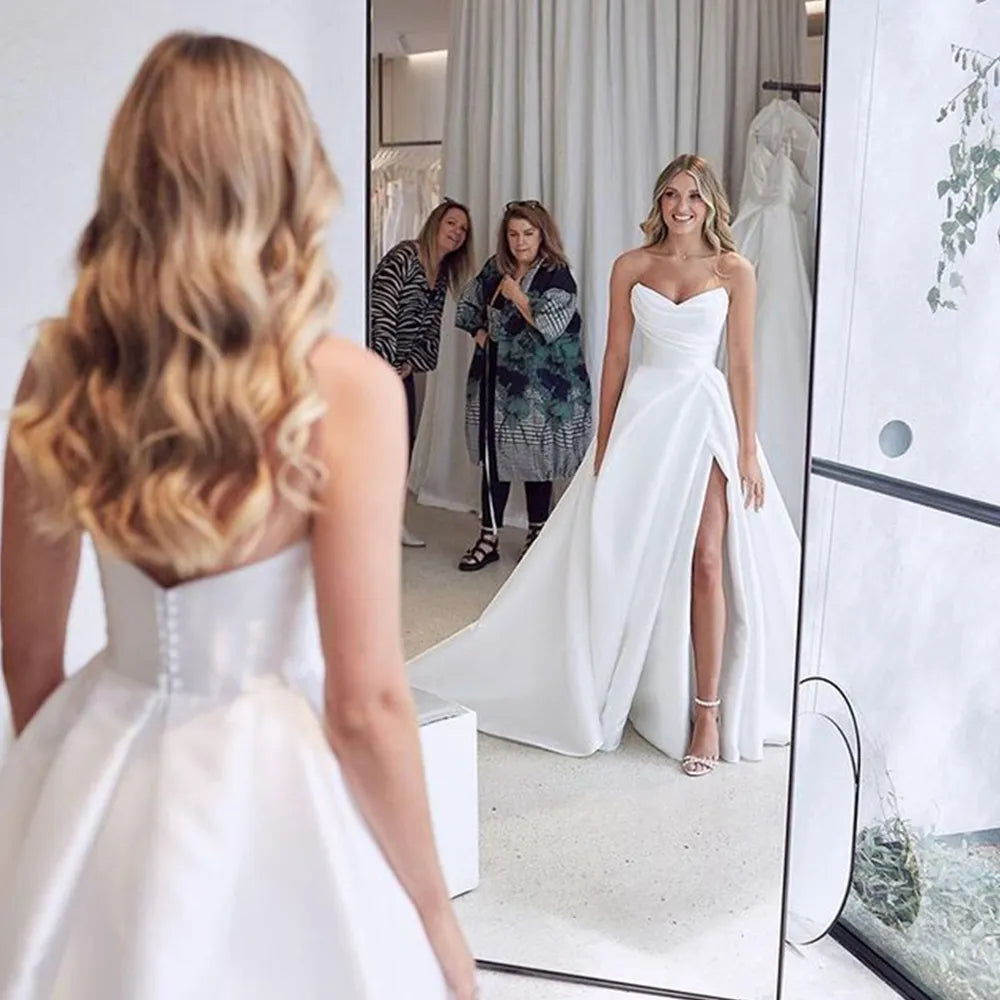 Simple Pleat V-neck Wedding Dress High SIde Slit Princess Bride Dress Bridal Gowns Back Buttons With Tail Marriage Gowns
