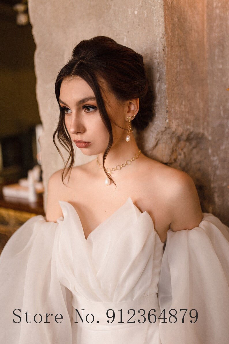 trapless Ruched Bodice Neck Organza Wedding Dress with Detachable Long Sleeves Empire Bridal Gowns Vestido De Noiva
